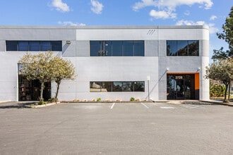 2700-2728 Prune Ave, Fremont, CA à louer Photo de l’immeuble– Image 2 sur 4