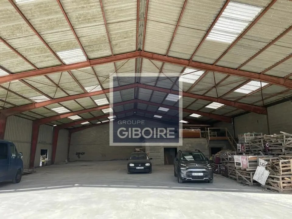 Industriel/Logistique dans Saint-Jacques-de-la-Lande à louer Photo intérieure– Image 1 sur 2