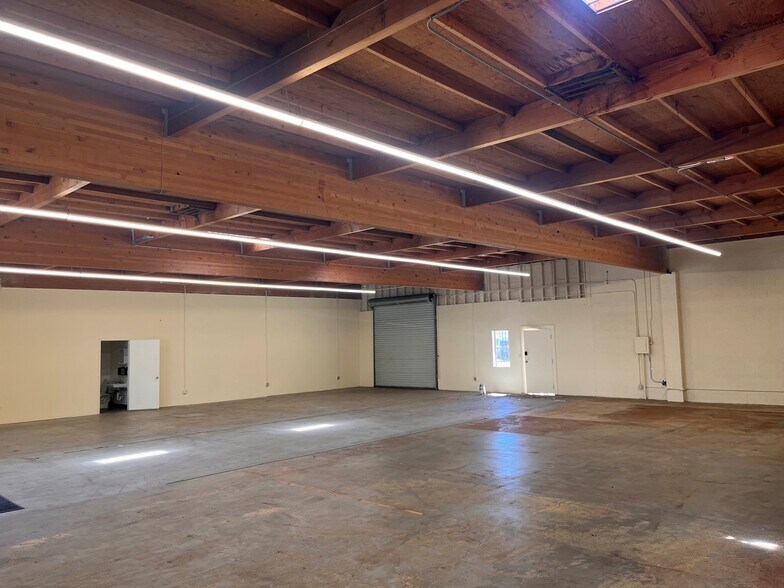 1501-1523 Palma Dr, Ventura, CA à louer - Photo de l’immeuble – Image 2 sur 18