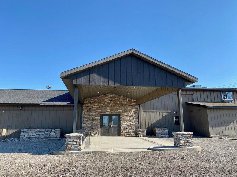 610 S Wisconsin Ave, Gaylord, MI à louer - Photo de l’immeuble – Image 2 sur 10