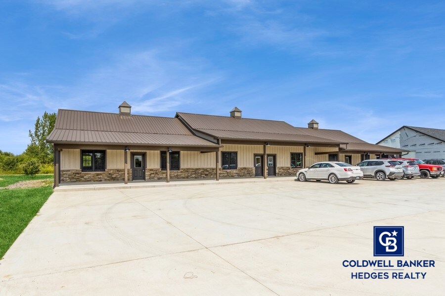 106 Towne Centre Dr, Urbana, IA à louer Photo de l’immeuble– Image 1 sur 16