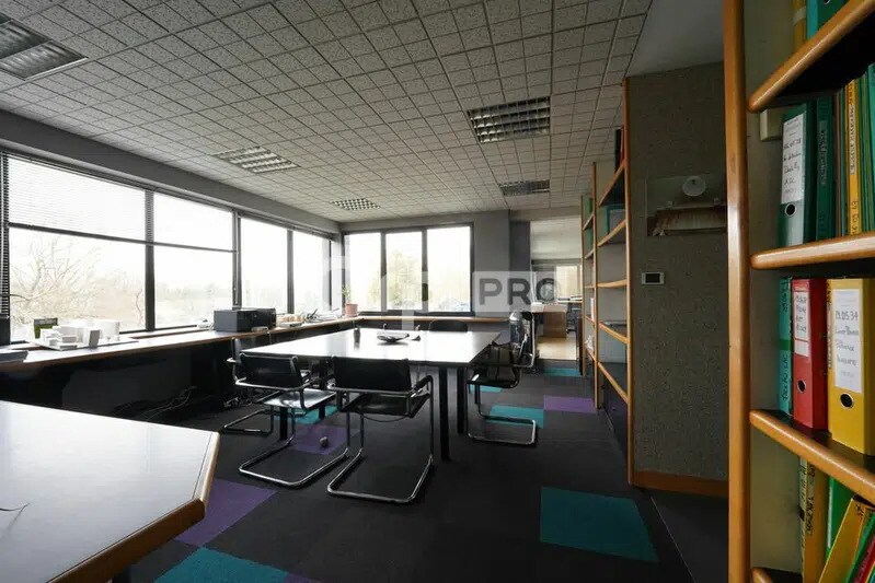 Bureau dans Lissieu à vendre - Photo intérieure – Image 1 sur 9