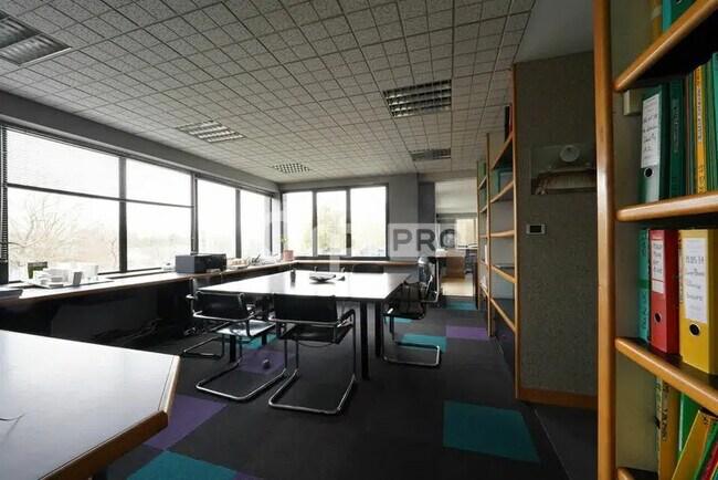 Plus de détails pour Bureau à vendre