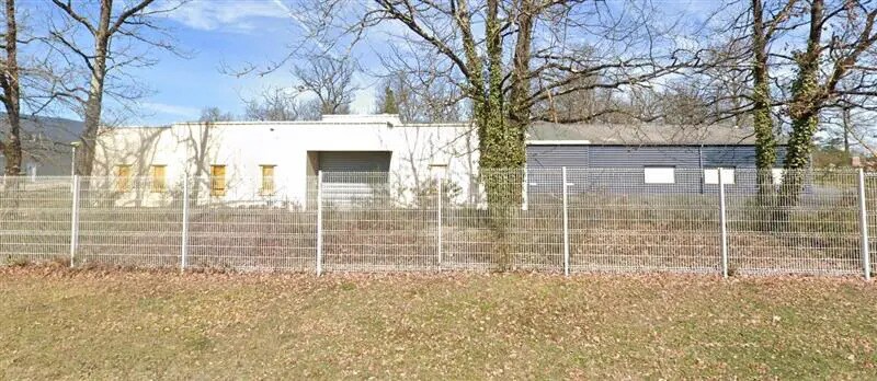 Local d’activités dans Nersac à louer - Photo de l’immeuble – Image 2 sur 3