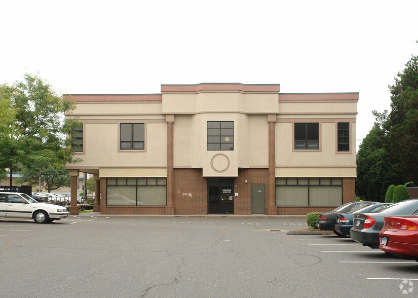 45 N Main St, Bristol, CT à vendre - Photo de l’immeuble – Image 3 sur 20