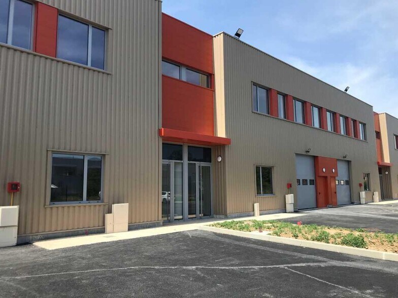 21 Avenue De Norvège, Villebon-sur-Yvette à louer - Photo de l’immeuble – Image 2 sur 3