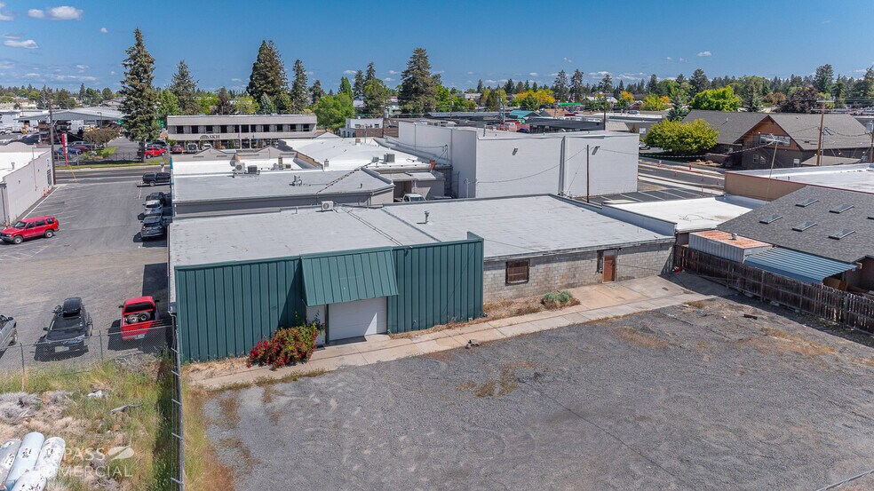 164 NE Irving Ave, Bend, OR à louer - Photo principale – Image 1 sur 12