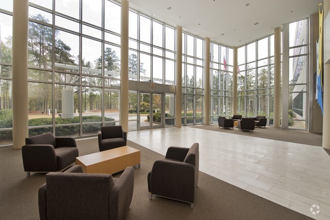 700 Westpark Dr, Peachtree City, GA à louer - Photo intérieure – Image 3 sur 9