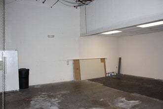 1825 S Orange Blossom Trl, Apopka, FL à louer Photo de l’immeuble– Image 2 sur 6