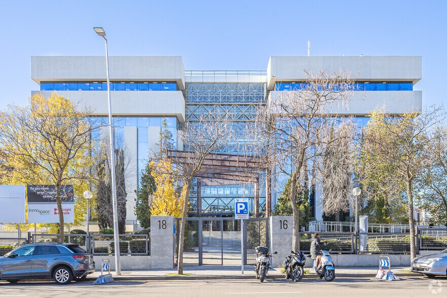 Calle Ribera del Loira, 16 - 18, Madrid, Madrid à louer - Photo de l’immeuble – Image 3 sur 22