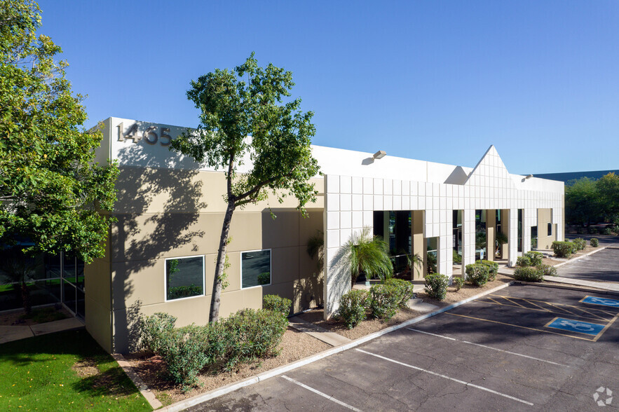1465 N Fiesta Blvd, Gilbert, AZ à louer - Photo principale – Image 1 sur 4