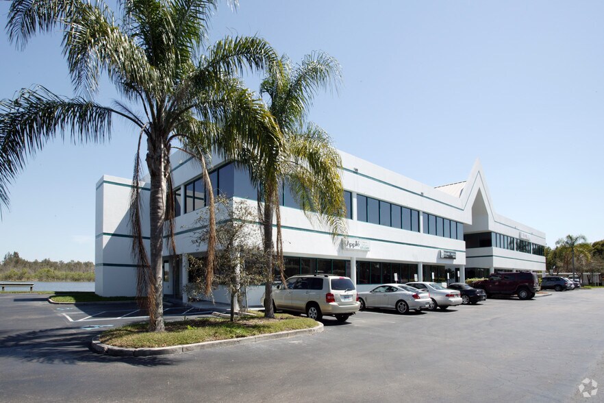 17595 S Tamiami Trl, Fort Myers, FL à louer - Photo de l’immeuble – Image 3 sur 64