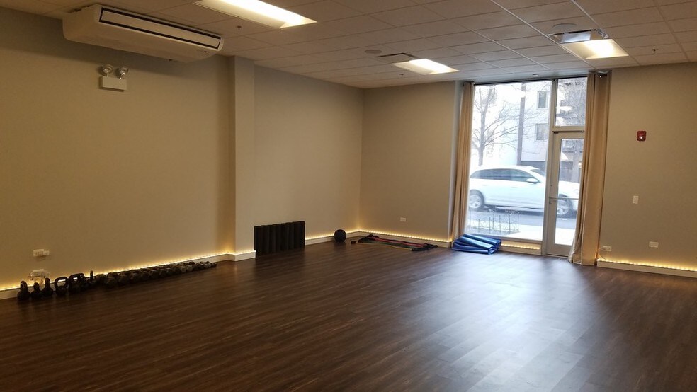 1221 N LaSalle Blvd, Chicago, IL à louer - Photo intérieure – Image 3 sur 15