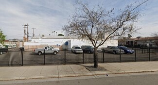 Plus de détails pour 712 17th St, Bakersfield, CA - Industriel/Logistique à louer