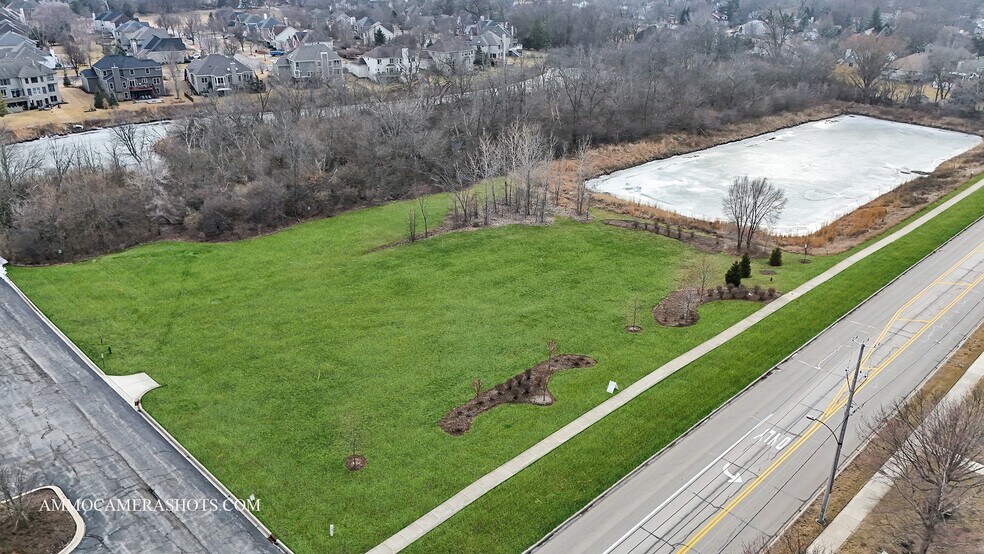 1078 E Wilson St, Batavia, IL à vendre - Aérien – Image 1 sur 15