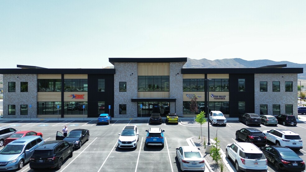4317 N Pony Express Pky, Eagle Mountain, UT à louer - Photo de l’immeuble – Image 1 sur 3