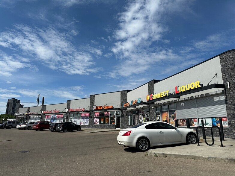 11244-11250 82 St NW, Edmonton, AB à louer - Photo de l’immeuble – Image 2 sur 4