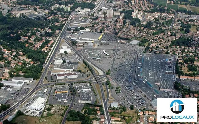 Plus de détails pour Local commercial à vendre