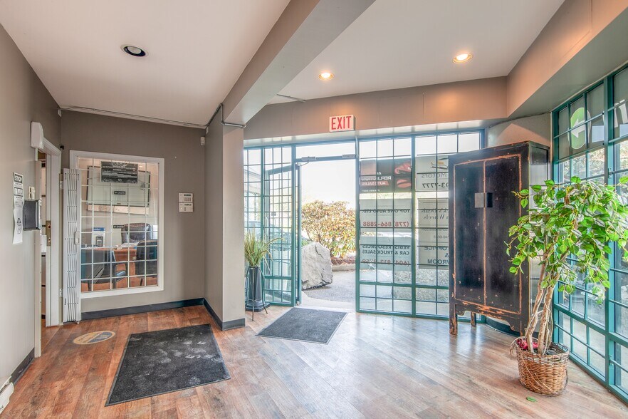 21320 Westminster Hwy, Richmond, BC à louer - Photo de l’immeuble – Image 2 sur 4