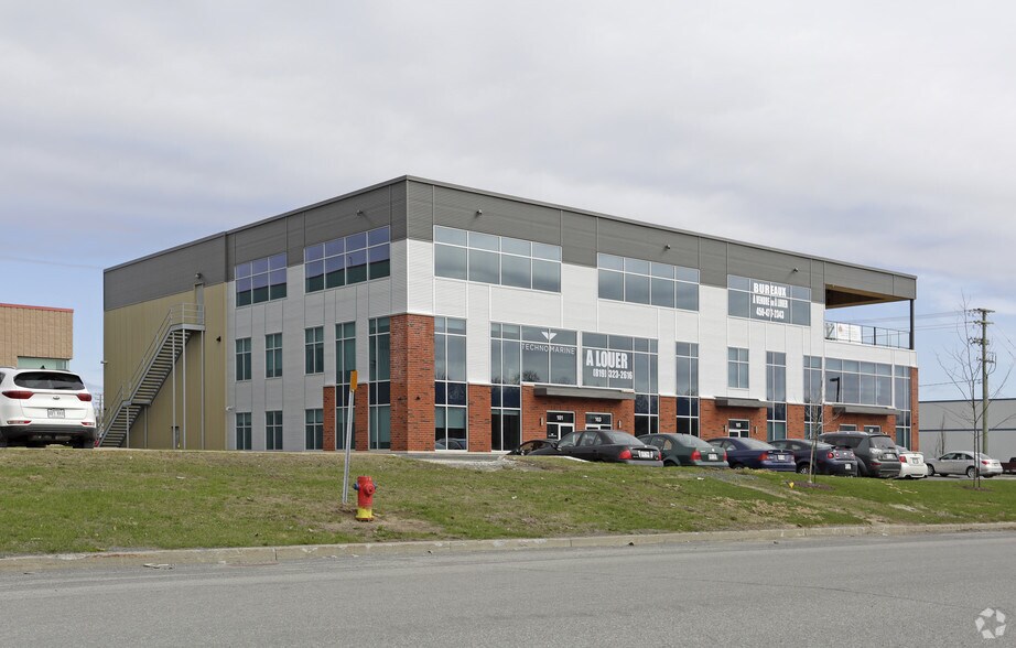 1027 Boul Des Entreprises, Terrebonne, QC à louer - Photo de l’immeuble – Image 3 sur 8