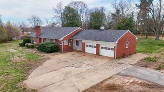 Plus de détails pour 1001 E Lynchburg Salem Tpke, Bedford, VA - Bureau à vendre