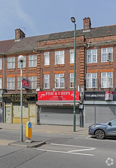 1183 Finchley Rd, Londres à louer - Photo de l’immeuble – Image 3 sur 3
