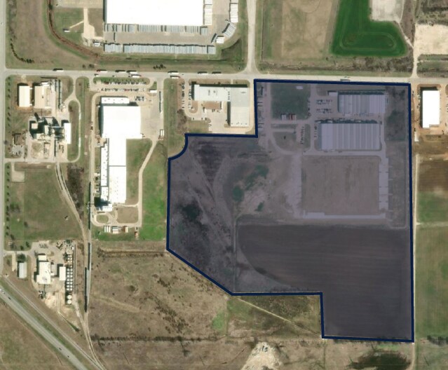 1845 Sparks Dr, Cleburne, TX à vendre - Photo de l’immeuble – Image 2 sur 5
