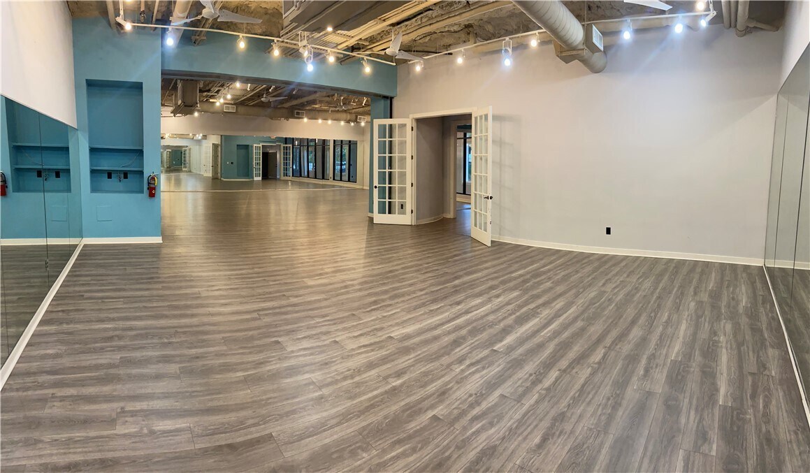 1675 Cumberland Parkway - Unit 202-203-Bld 200, Smyrna, GA 30080 - Lot 2 - - Photo intérieure - Image 1 of 15