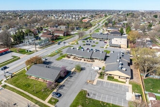 7501-7611 Douglas Ave, Urbandale, IA - VUE AÉRIENNE  vue de carte - Image1