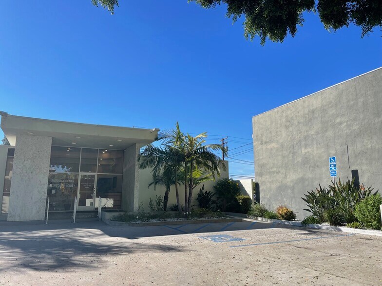 7915 Painter Ave, Whittier, CA à louer - Photo de l’immeuble – Image 2 sur 12