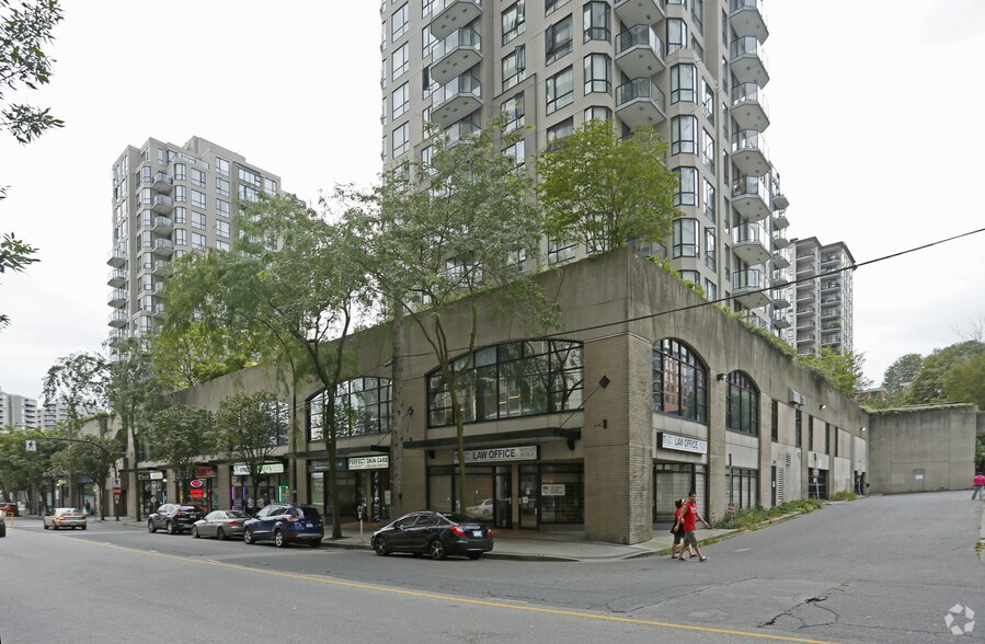 889 Carnarvon St, New Westminster, BC à louer - Photo principale – Image 1 sur 23
