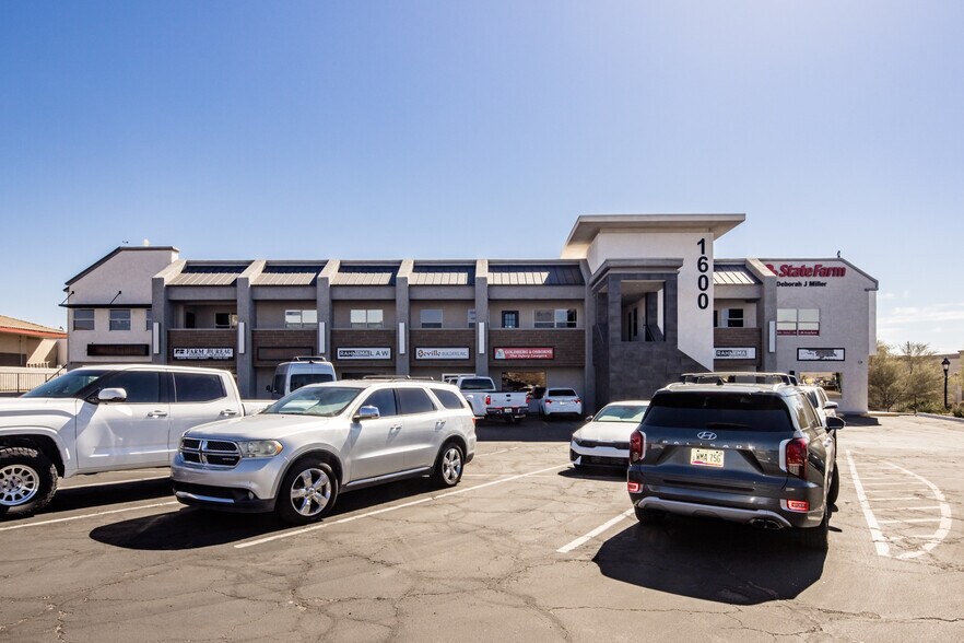 1600 Mcculloch Blvd N, Lake Havasu City, AZ à louer - Photo de l’immeuble – Image 2 sur 19