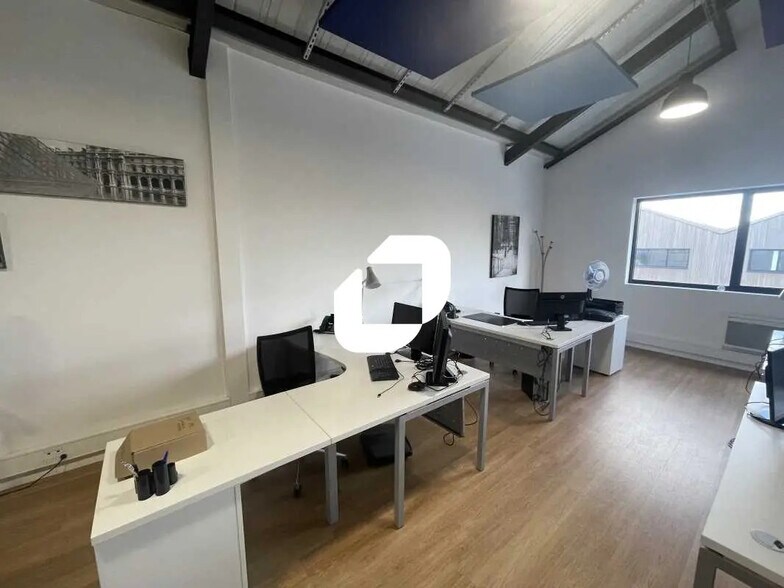 Bureau dans Wissous à louer - Photo de l’immeuble – Image 2 sur 12
