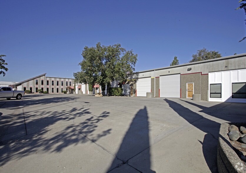 4119 Wayside Ln, Carmichael, CA à louer - Photo de l’immeuble – Image 2 sur 7