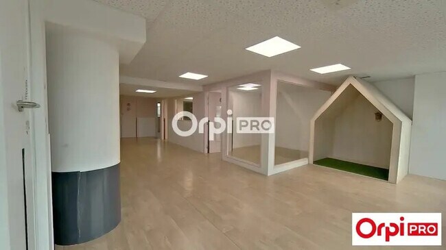 Plus de détails pour Local commercial à vendre