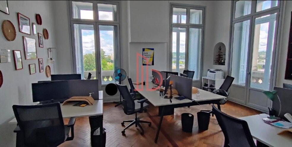 Bureau dans Bordeaux à louer - Photo intérieure – Image 1 sur 4