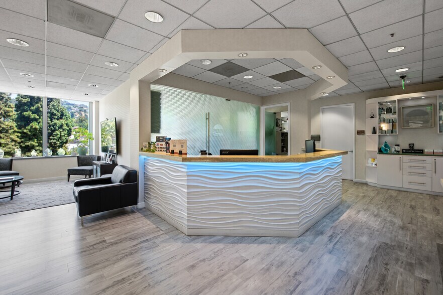 9201 W Sunset Blvd, West Hollywood, CA à louer - Photo de l’immeuble – Image 2 sur 4