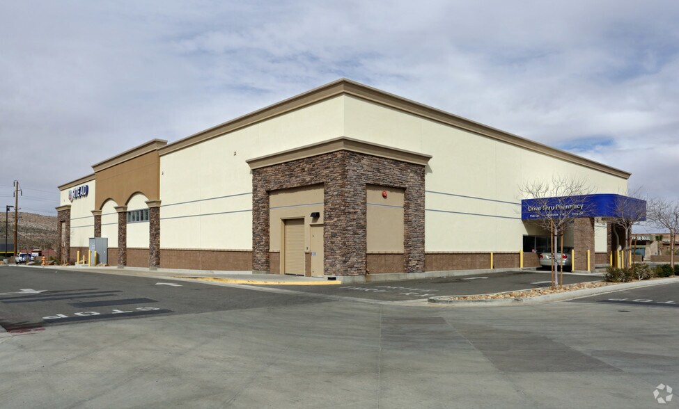 57701 29 Palms Hwy, Yucca Valley, CA à louer - Photo de l’immeuble – Image 2 sur 15