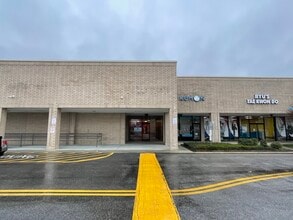 102-400 Westwood Shopping Ctr, Fayetteville, NC à louer Photo de l’immeuble– Image 1 sur 1