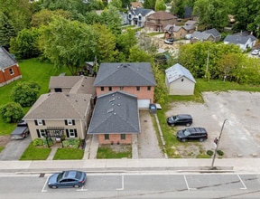 195 Main St, Lucan Biddulph, ON - VUE AÉRIENNE  vue de carte - Image1
