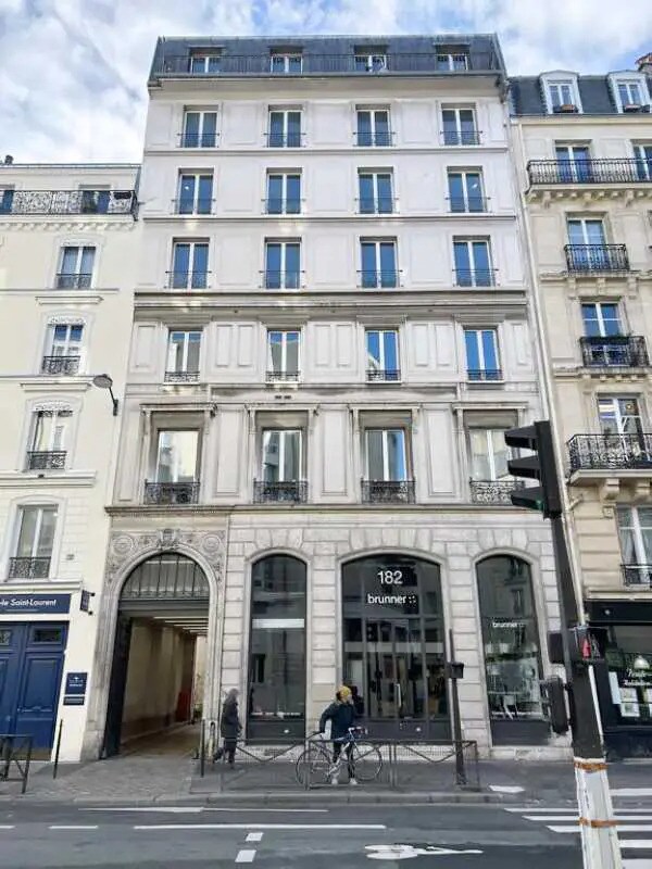 Bureau dans Paris à louer Photo de l’immeuble– Image 1 sur 8