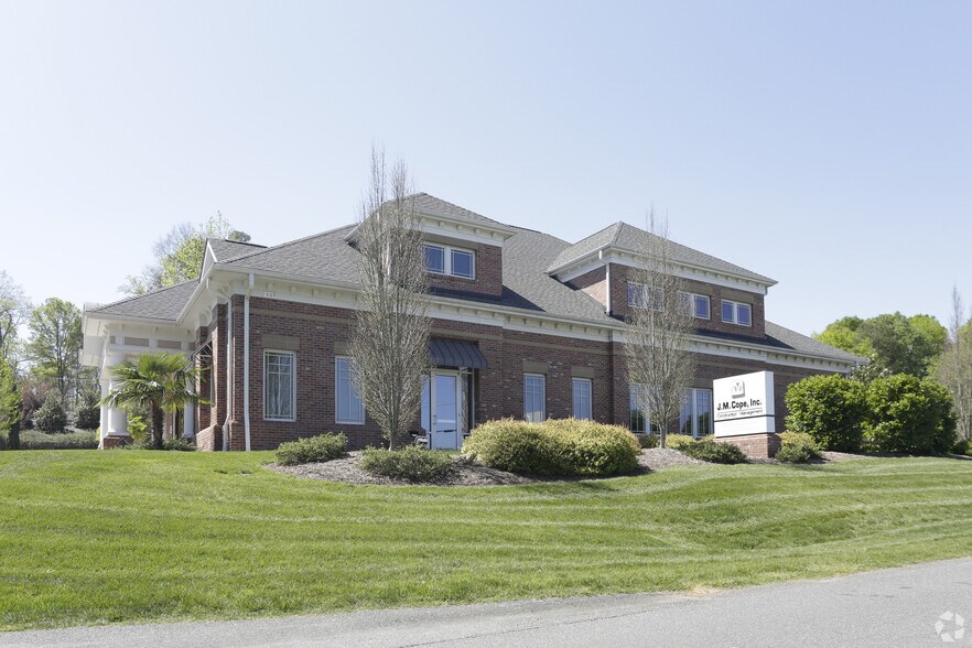 1069 Bayshore Dr, Rock Hill, SC à louer - Photo de l’immeuble – Image 1 sur 9