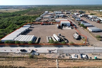 475 El Pico Rd, Laredo, TX à louer Photo de l’immeuble– Image 1 sur 4