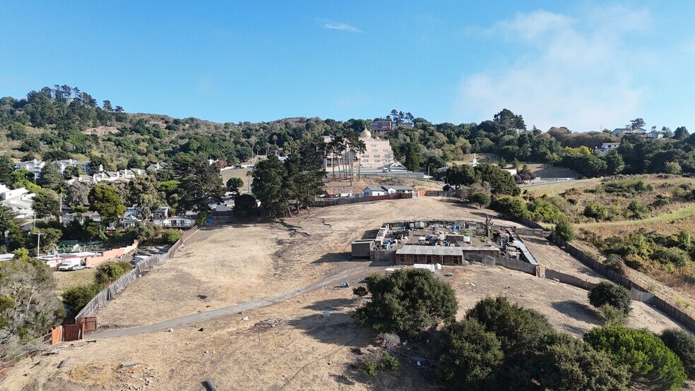 4071 Saint James Dr, El Sobrante, CA à vendre - Photo de la construction – Image 2 sur 9