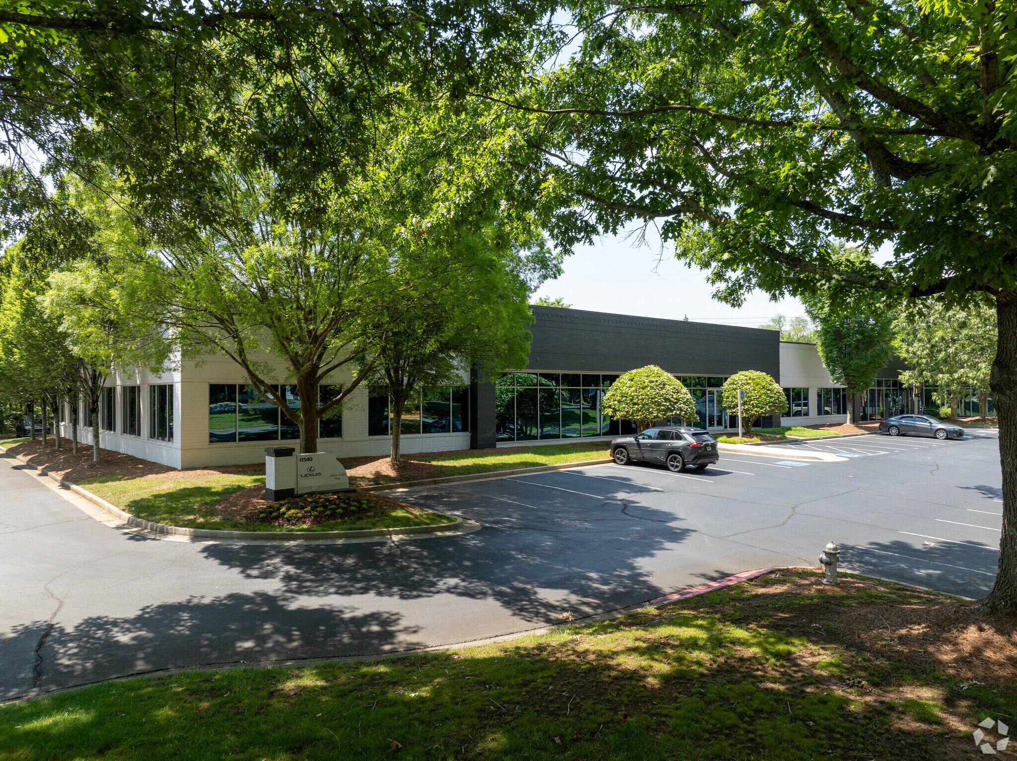 11560 Great Oaks Way, Alpharetta, GA à louer Photo principale– Image 1 sur 24