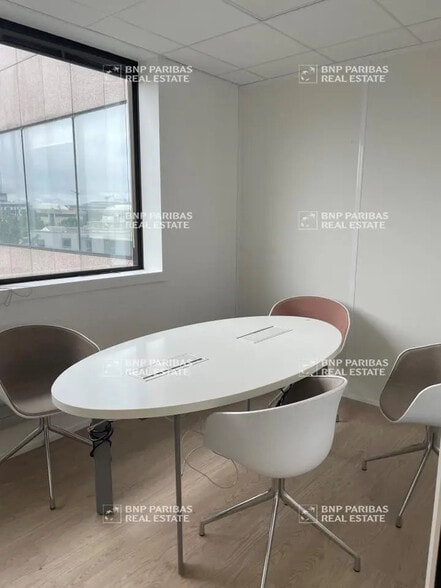 12 Rue Paul Dautier, Vélizy-Villacoublay à louer - Photo de l’immeuble – Image 2 sur 7