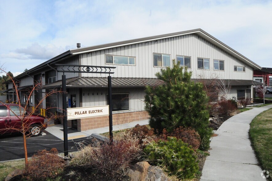 20680 Carmen Loop, Bend, OR à vendre - Photo principale – Image 1 sur 5