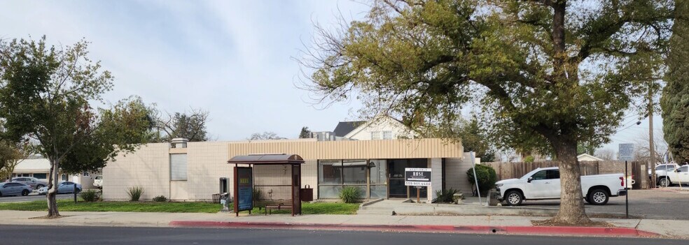 1002 N Douty St, Hanford, CA à louer - Photo de l’immeuble – Image 2 sur 3