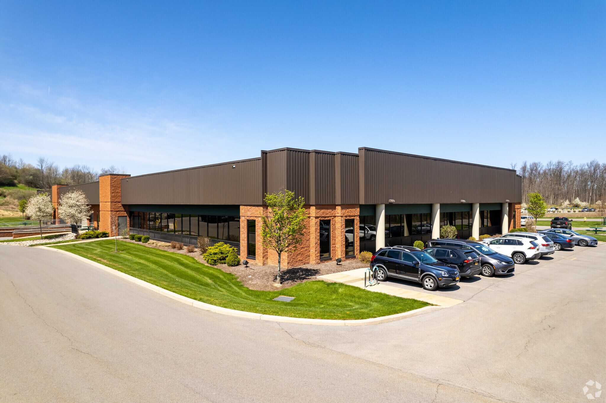7675 Omnitech Pl, Victor, NY à louer Photo principale– Image 1 sur 4