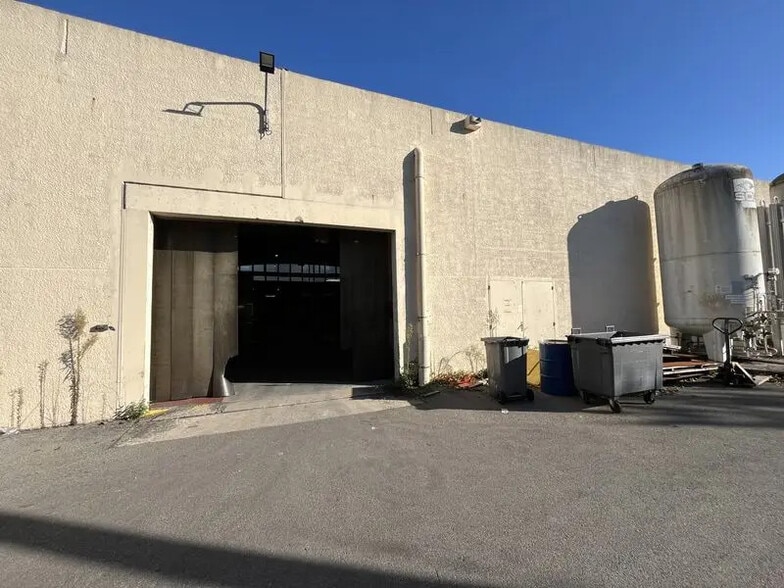 Industriel/Logistique dans Montataire à vendre - Photo de l’immeuble – Image 3 sur 5